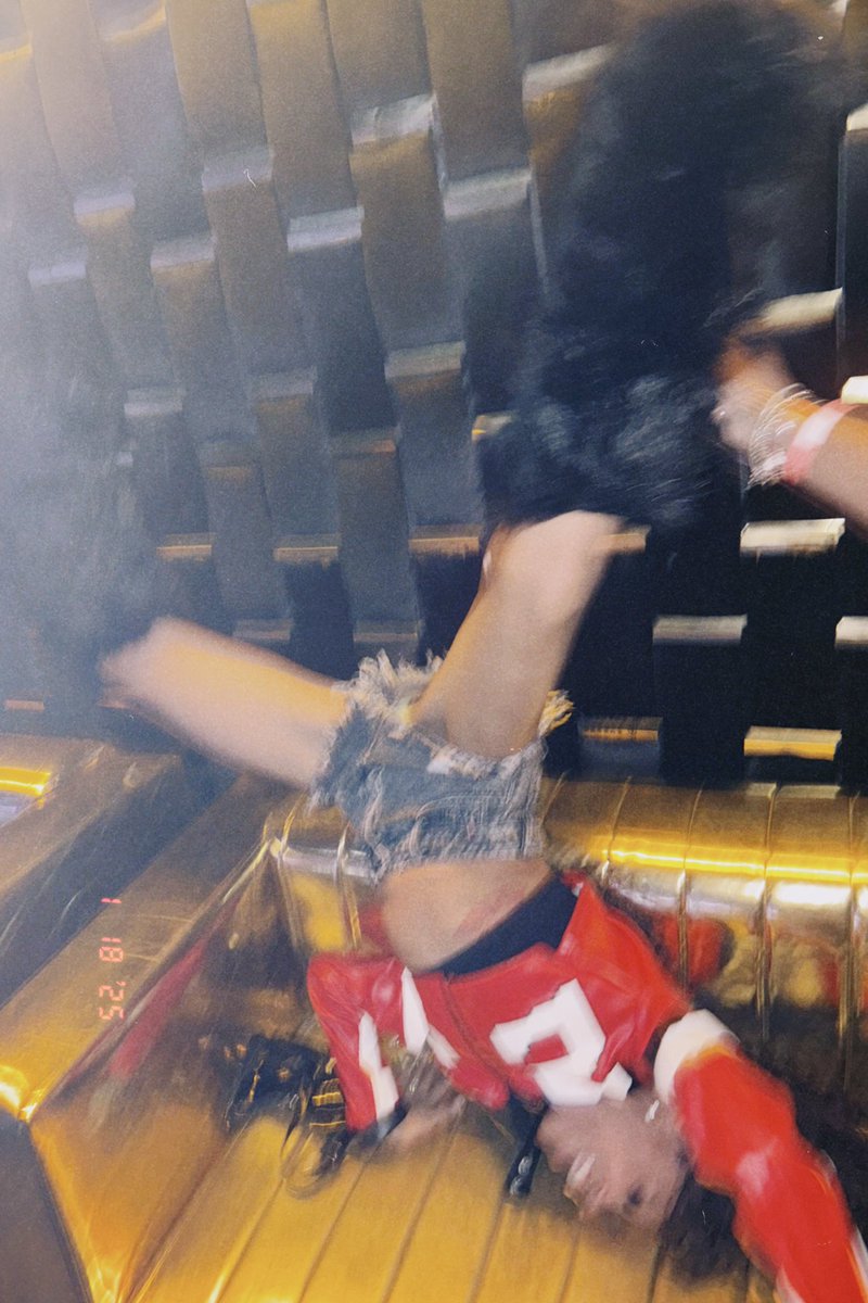 nevaeh__ranae's tweet image. #imbackoutside 🤪