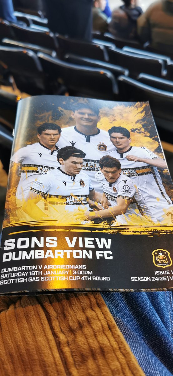 Tom Hosie tweet media