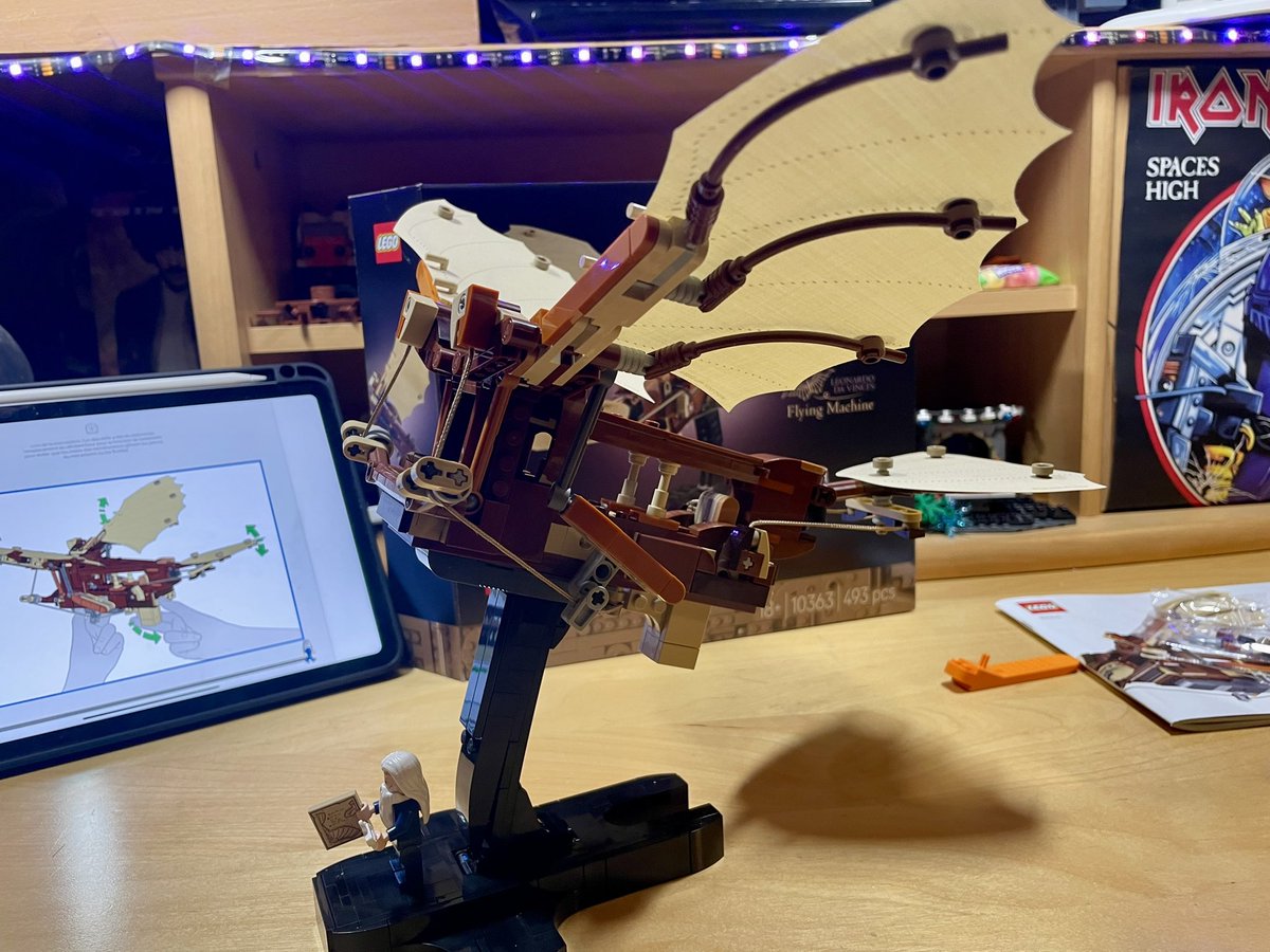 YQuiblier's tweet photo. Sachet 4/fin
Parfait petit set!
Mécanisme qui marche parfaitement!
La #Minifig est bien.
Bravo @LEGO_Group , simple, joli, des mécanismes, du pure #Lego comme j’aime! https://t.co/AWWiGS38xK