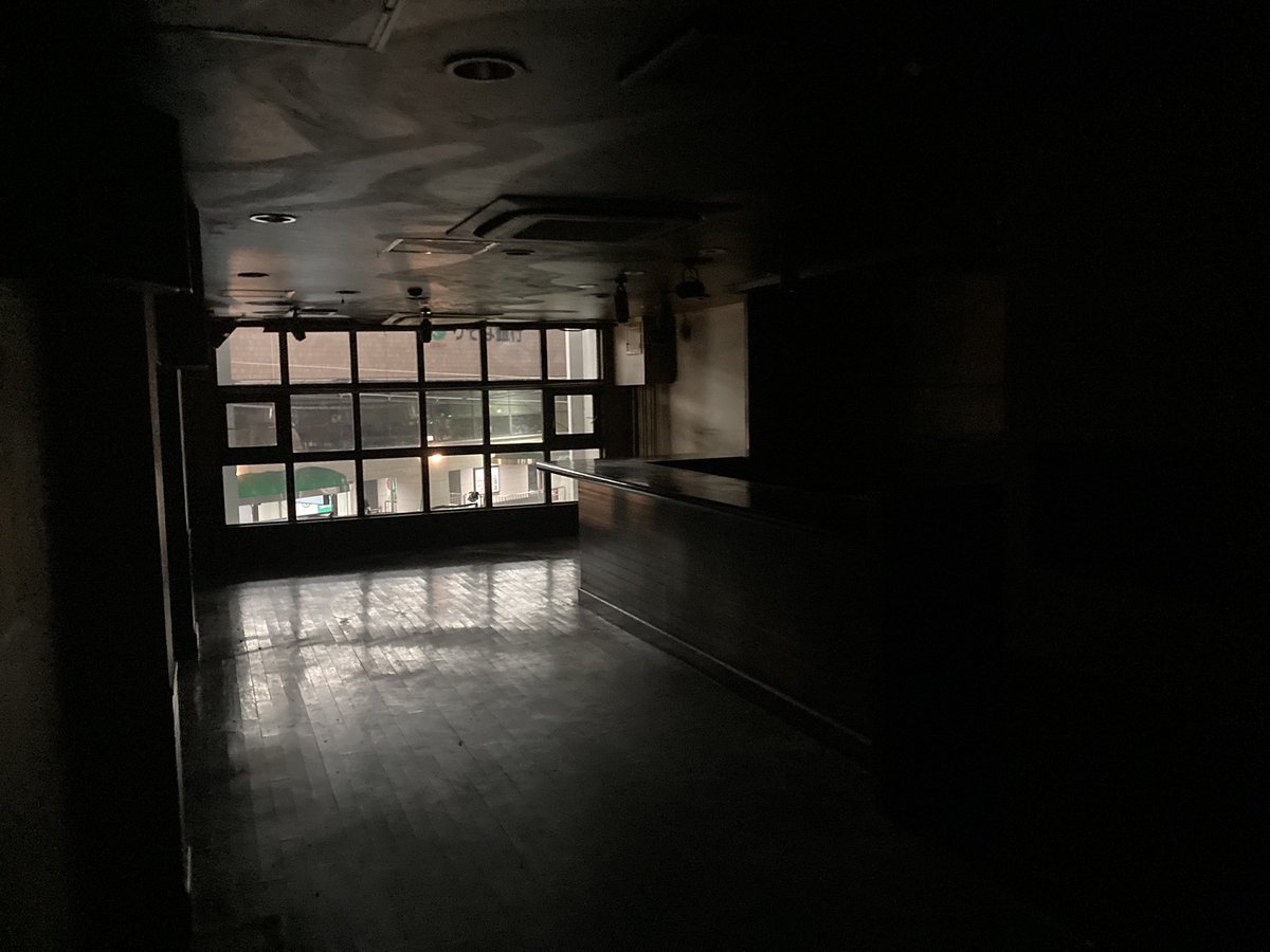 eightsky's tweet photo. 完全撤退致しました!
改めて33年間ありがとうございました!
#DUKEBAR
#DÜKEBAR https://t.co/3FTC1gRb21