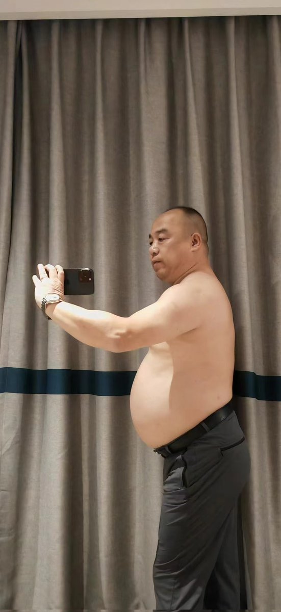 红颜中老 tweet media