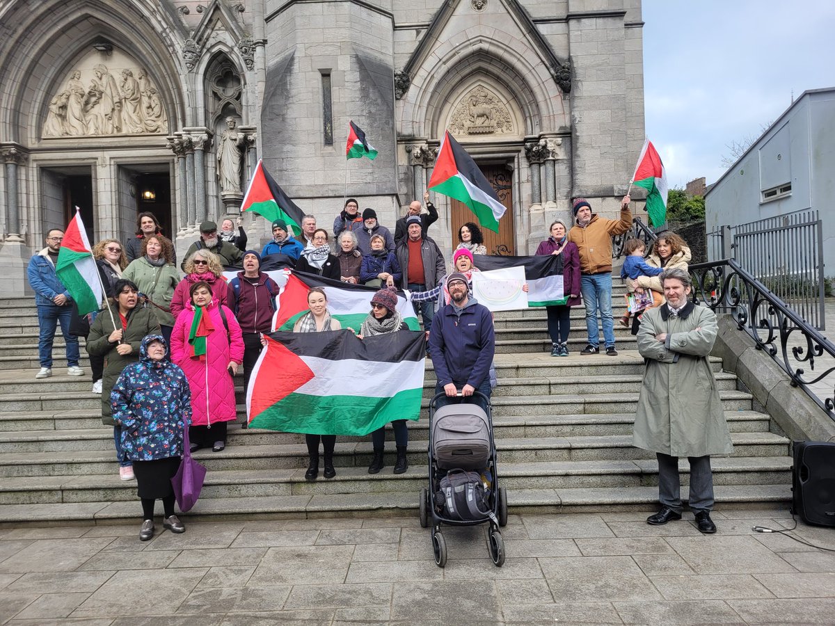 Another week and so, another day of standing in solidarity with Palestine. The #DroghedastandswithPalestine group is working on the petition for the #OccupiedTerritoriesBill and there will a big event on the 1st of Feb from 12-3pm in Drogheda.  Spread the word. ✊