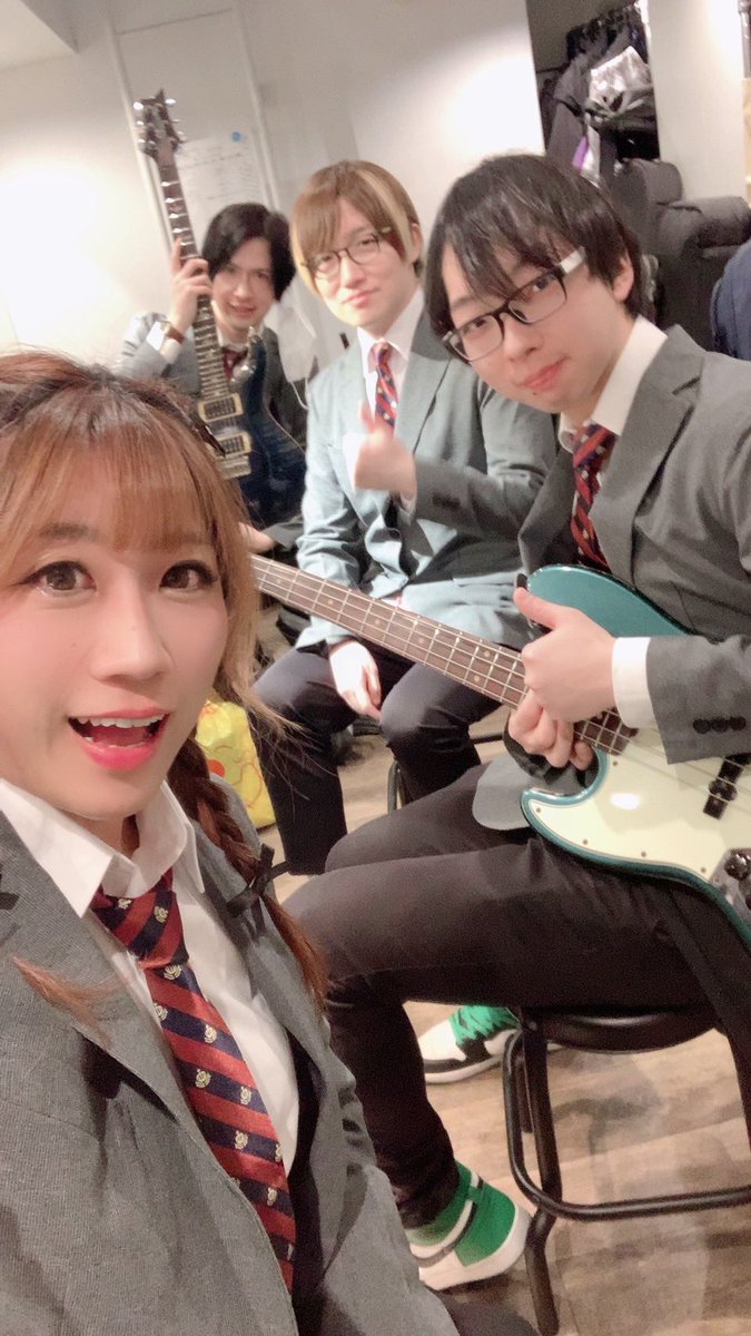 saburo_ba's tweet photo. 本日は！
クラスで1番凄いやつ@大塚にて、
 #あにそんしぃくえんす　
に出演させて頂きました！(^^)

みなさま、ありがとうございました！！

暖かい対バンの皆様や主催のようさん、
スタッフの皆様、そして！お客さまのおかげで楽しく1日過ごすことができて最高でした！^_^

取り急ぎ御礼まで！^ ^ https://t.co/OBYnNYGf1Y