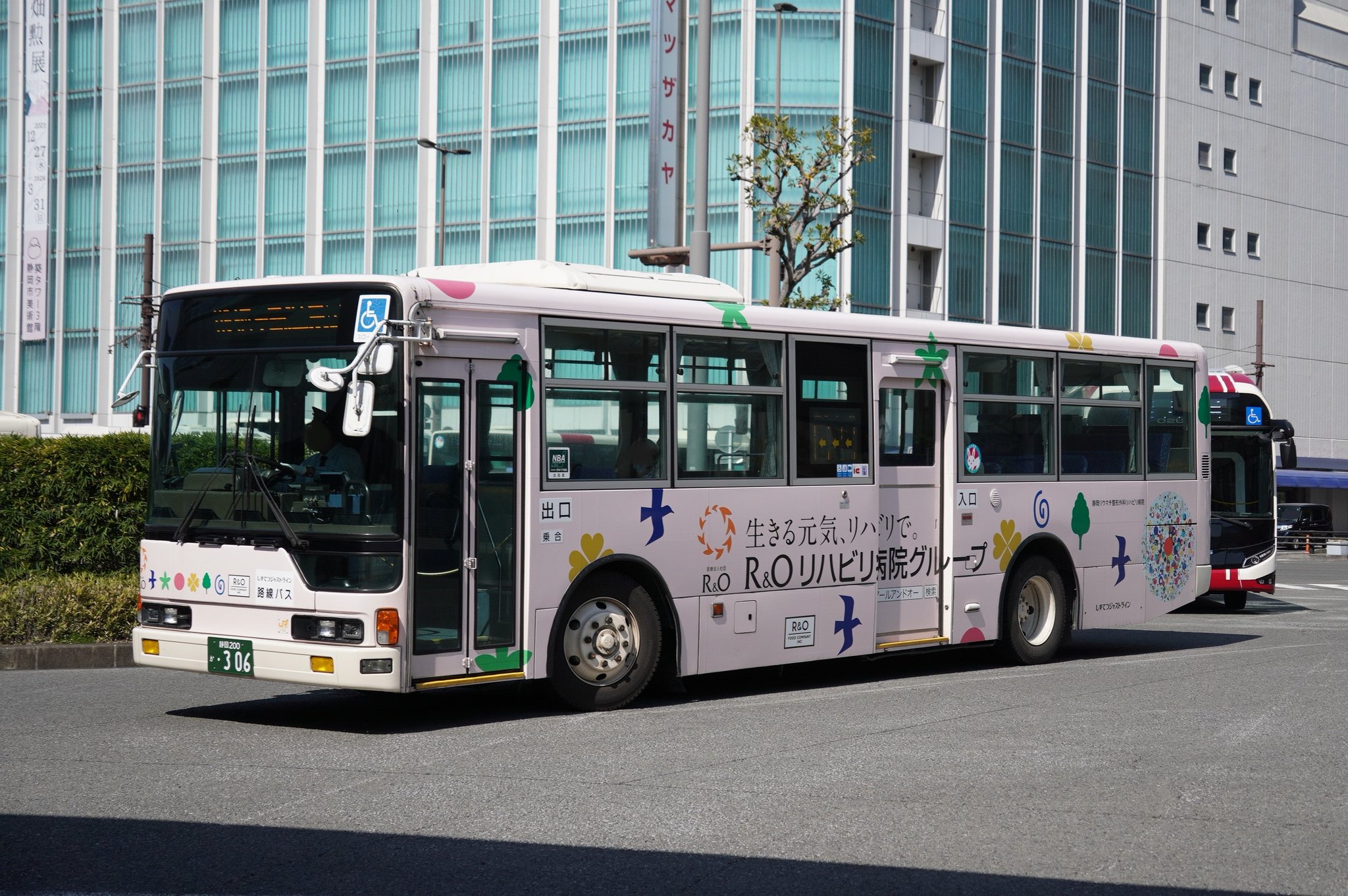 [秘蔵品出します]　静岡鉄道バスVS遠鉄バス　タイピン3個セット トミカ日本のバスフェア 静岡鉄道 三菱ふそう ワンマンバス