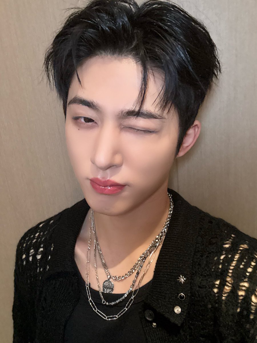 B.I Official tweet media
