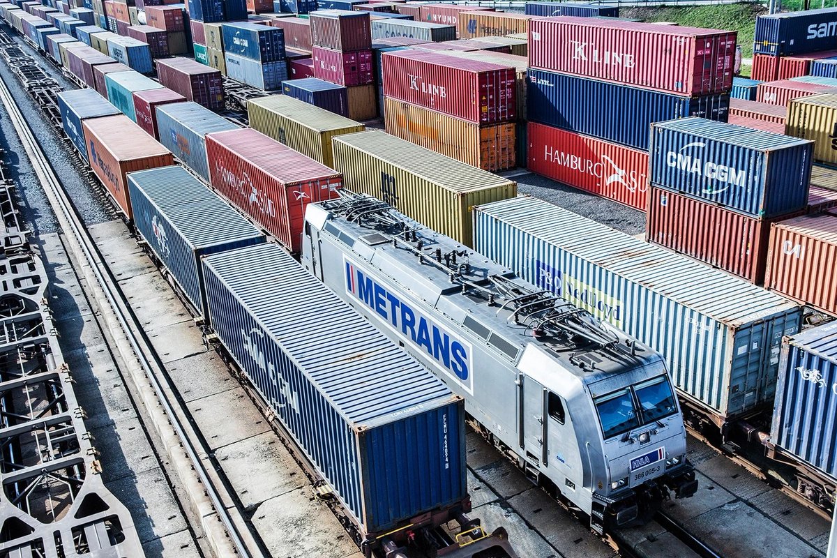 Freight: concerns about international capacity management. Freight is asking for international coordination of schedules, but this would affect national sovereignty on several points, like passengers priority and civil works. Dilemma in EU ⤵️
👉 mediarail.wordpress.com/rail-europe-ne… #rail
