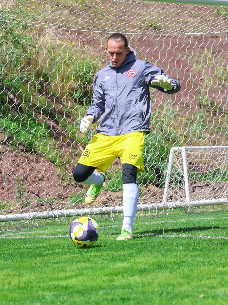 CD_Garcilaso's tweet photo. 𝗖𝗮𝗹𝗲𝗻𝘁𝗮𝗺𝗶𝗲𝗻𝘁𝗼 𝗽𝗿𝗲𝘃𝗶𝗼 𝗮 𝗻𝘂𝗲𝘀𝘁𝗿𝗼 𝗽𝗮𝗿𝘁𝗶𝗱𝗼 𝗱𝗲 𝗽𝗿𝗮́𝗰𝘁𝗶𝗰𝗮. 💪🏼
🆚 Cusco FC

#DeportivoGarcilaso #RicoGarci #PedacitoDeCielo #CelesteHastaLaMuerte #CelesteDeCorazon #CuscoCeleste #Cusco #Garcilaso #Pretemporada #Entrenamiento #HastaLaGloria https://t.co/iZry0QeJrS