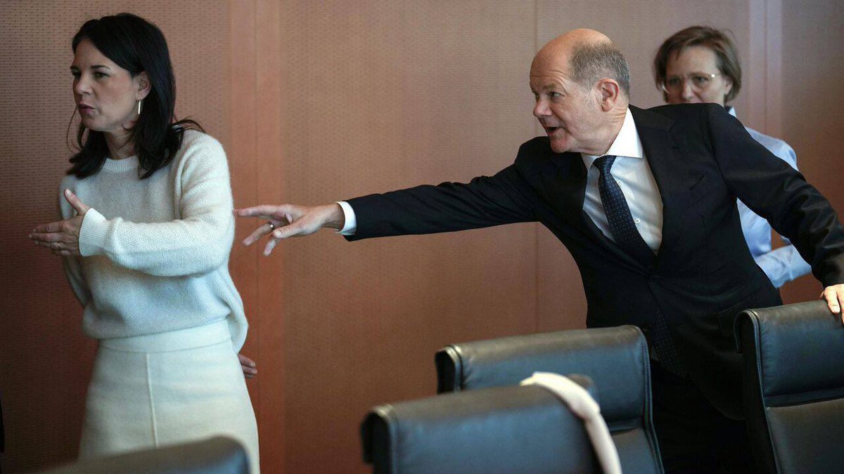 S2RVNL's tweet photo. Ce que vous pouvez raconter d'une photo selon son cadrage. https://t.co/b6qrGBEQWM