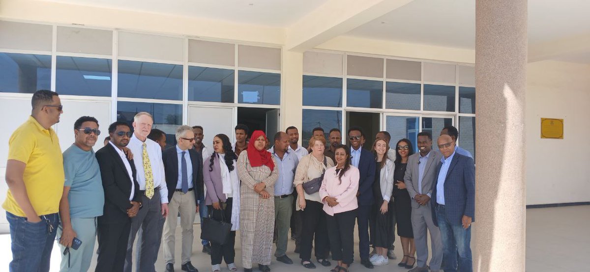 HussenM08708090's tweet photo. Today, the team of #HeartAttackEhiopia, @TesfayeTelil  @drmerid  @FMoHealth Medical Service Lead, Dr.Iluababor, DDAHB head, Dr.Tsegerada &amp; many others visited our hospital #Dire_Dawa_University_Teaching_and_Referral_Hospital.We thank you all for visiting, helping &amp; advocating https://t.co/0HjWOefFdP
