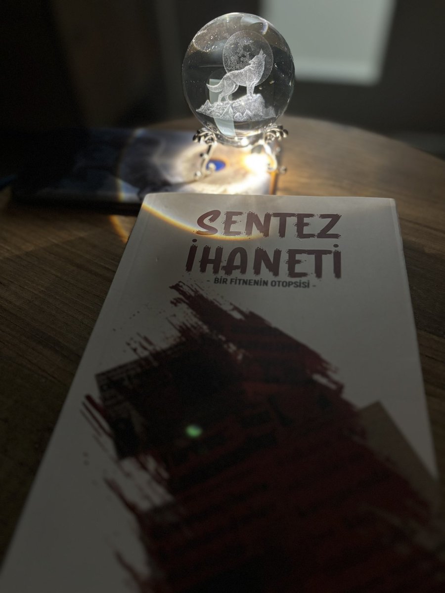 Apaçık bir gerçektir ki; insanları oy potansiyeli olarak gören siyasi partiler, bir fikrin namusunu o oy potansiyeline rağmen savunmaktan acizdir. Karşıdakinin fikrine “yanlış” diyerek, oyuna talip olunamazdı. 

<a href="/CanerKara_Tayma/">Caner Kara</a> - #Sentezİhaneti