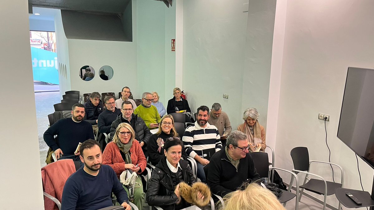 🌟 Formació des de Junts a la Vegueria del Camp de Tarragona! 🌟

Gràcies, <a href="/PratsCarles/">Carles Prats</a>, per compartir els teus coneixements amb tots nosaltres! 📚✨

#Formació #Junts #Coneixement #Gràcies