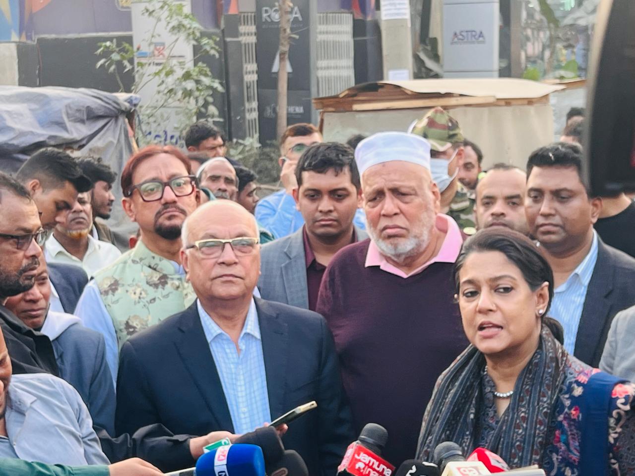 চট্টগ্রামের জলাবদ্ধতা নিরসনে উপদেষ্টাবৃন্দ ও মেয়রের পরিদর্শন