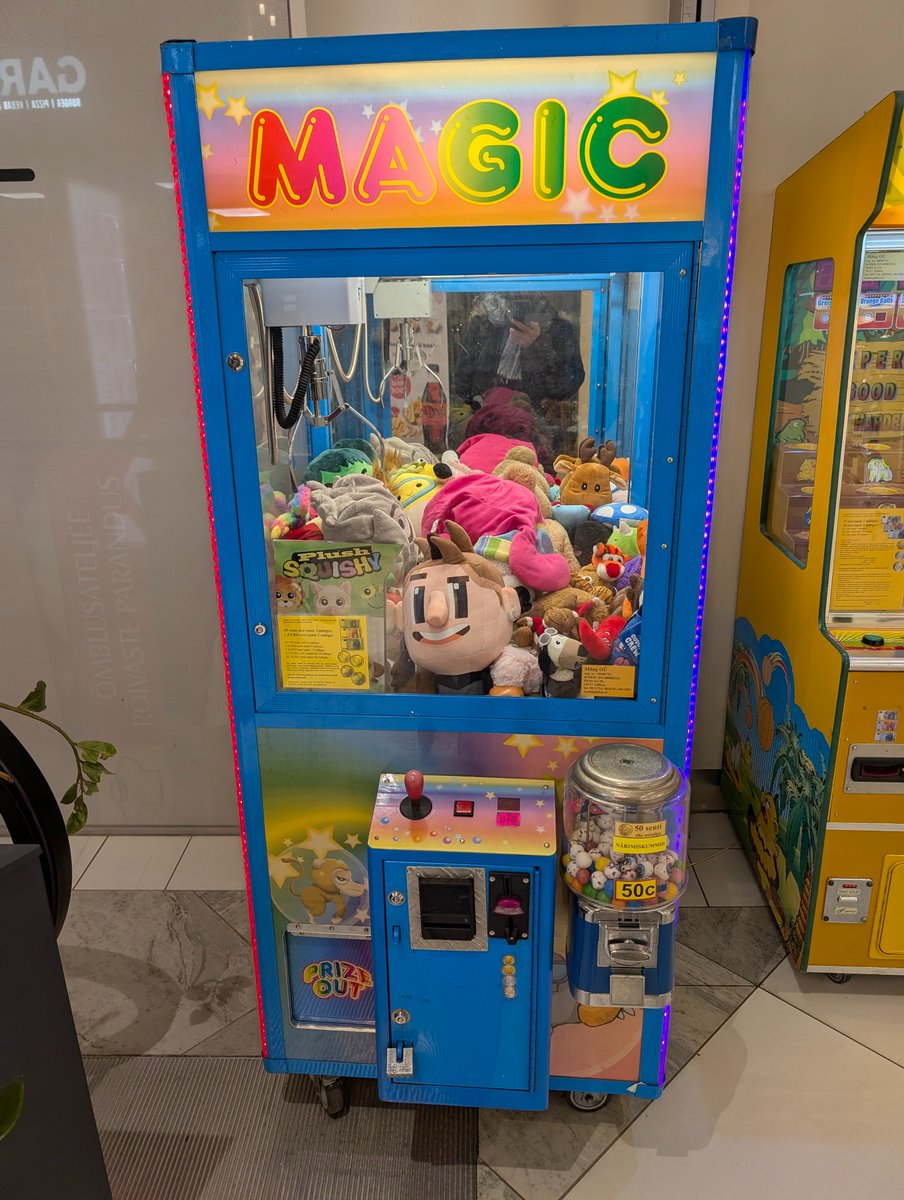 4neigner's tweet photo. @linusgsebastian found this in an absolutely random crappy claw machine in Estonia 👀 Gonna try to get it out, but wth! https://t.co/kec9oal3ZM