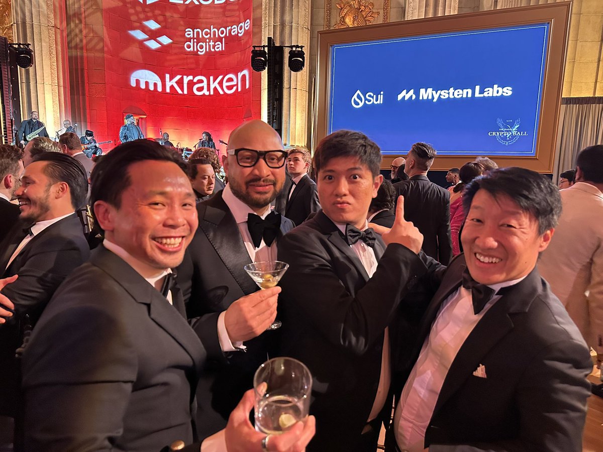$SUI team is taking over Washington DC. 

$SUI is the official sponsor of Trump’s inauguration ball tonight 🇺🇸 🪩 

as an American made blockchain, from a former-Facebook team, is so obviously going to be a leader the next 4 years. 

$SUI in the mainstream 🌊