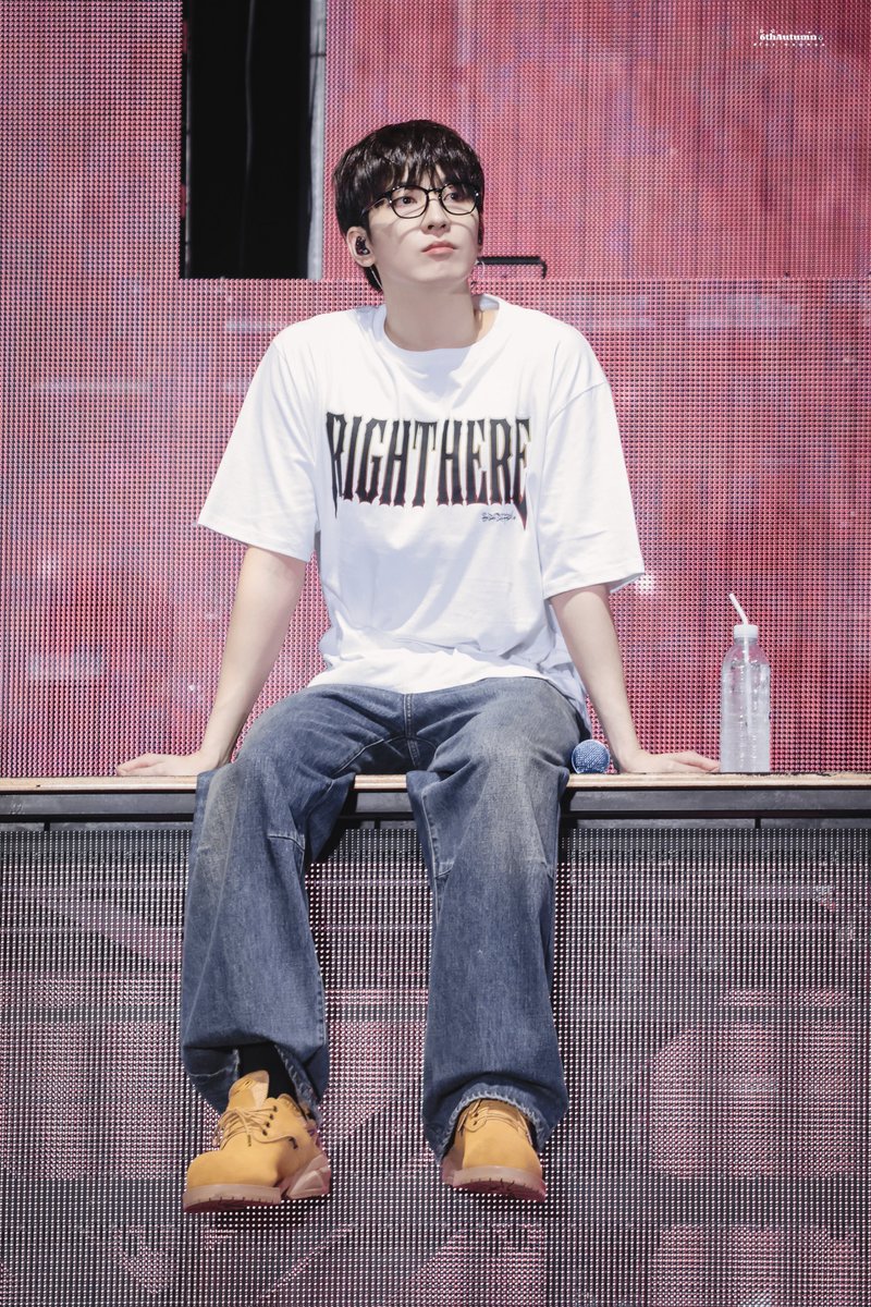 so smol 😭🤏🏻