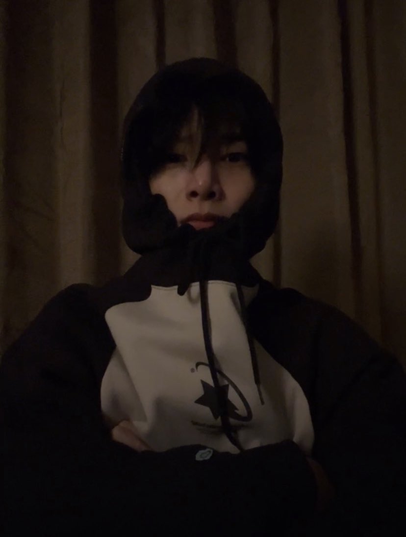 비니 tweet media