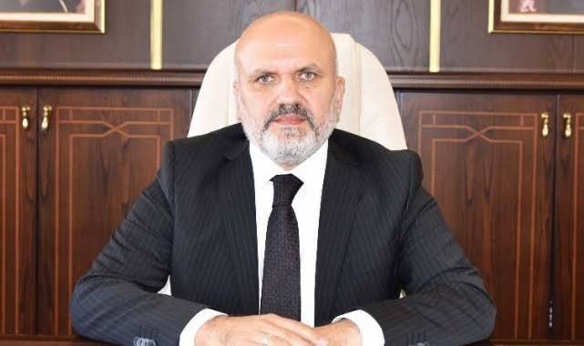 Maden ve Petrol İşleri Genel Müdürü Arslan Narin’in Güreş Federasyonu’nda sponsorluk ve finanstan sorumlu asbaşkan olduğu ortaya çıktı 😁 

İlk gün hesabını kapatmıştı. Kuş’u Bakan’la muhatap etmemek için hesabını geri açmış 😁 <a href="/ArslanNarin1/">Arslan Narin</a>