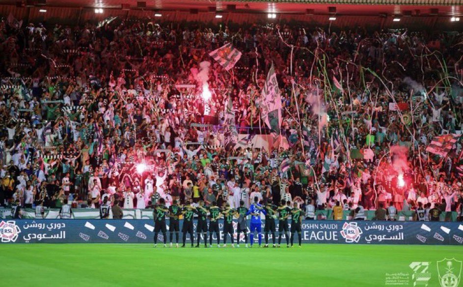 koora_ahli's tweet photo. 🚨|| 5 دقائق هو الوقت الذي استغرقته جماهير النادي الاهلي في المنطقة الشرقيه لـ شراء كافة التذاكر المخصصة لها خلف المرمى. 

💚🥶
—
#الاهلي |#كورة_الاهلي 
#جمهور_الاهلي_يطالب_بالتدخل https://t.co/B7wfDt8FZZ