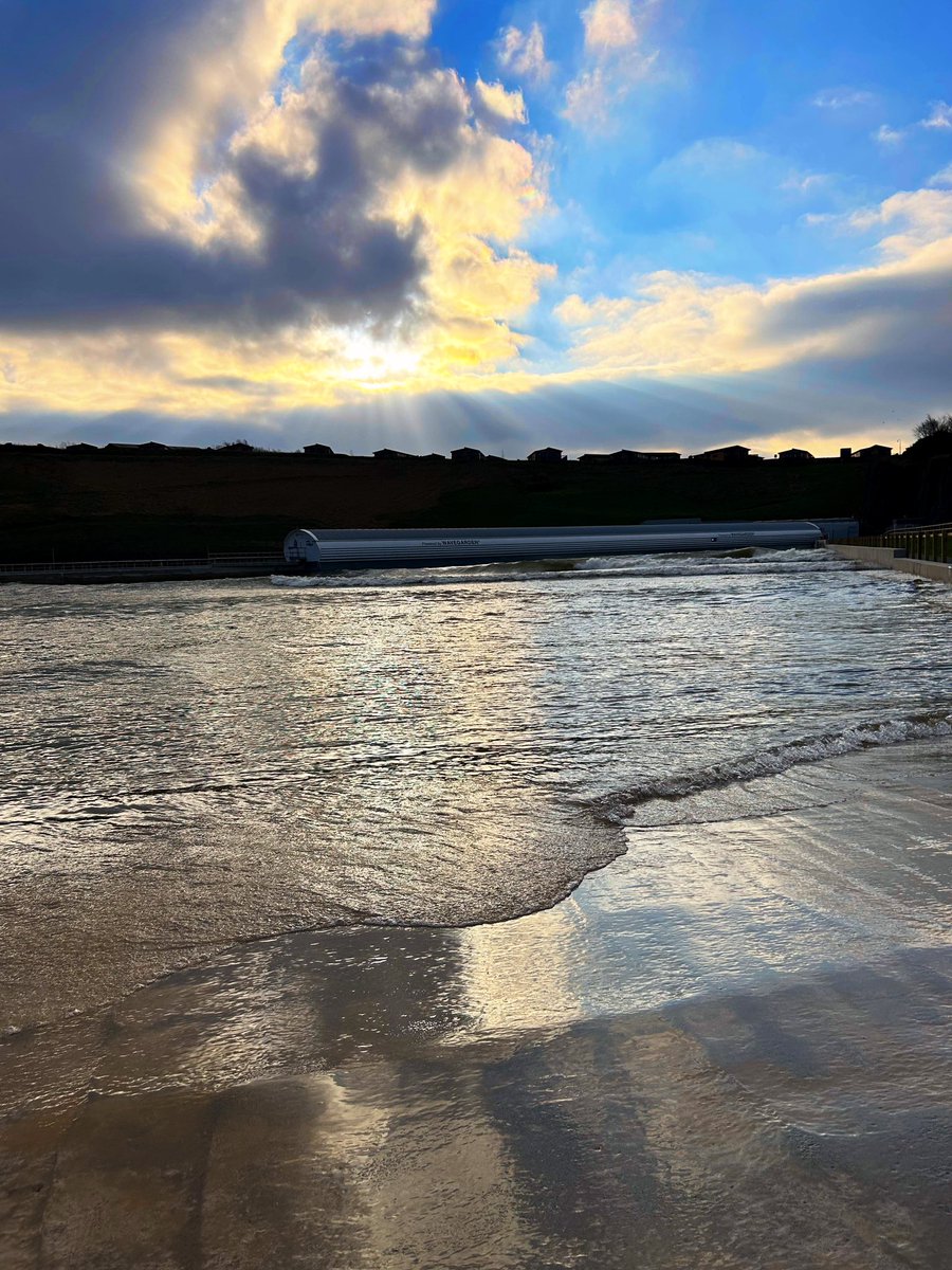 LStewart_books's tweet image. Went to explore the newly opened Lost Shore Surf Resort - amazing!

#ScotlandIsNow #surfing #WavesUp #enterprise