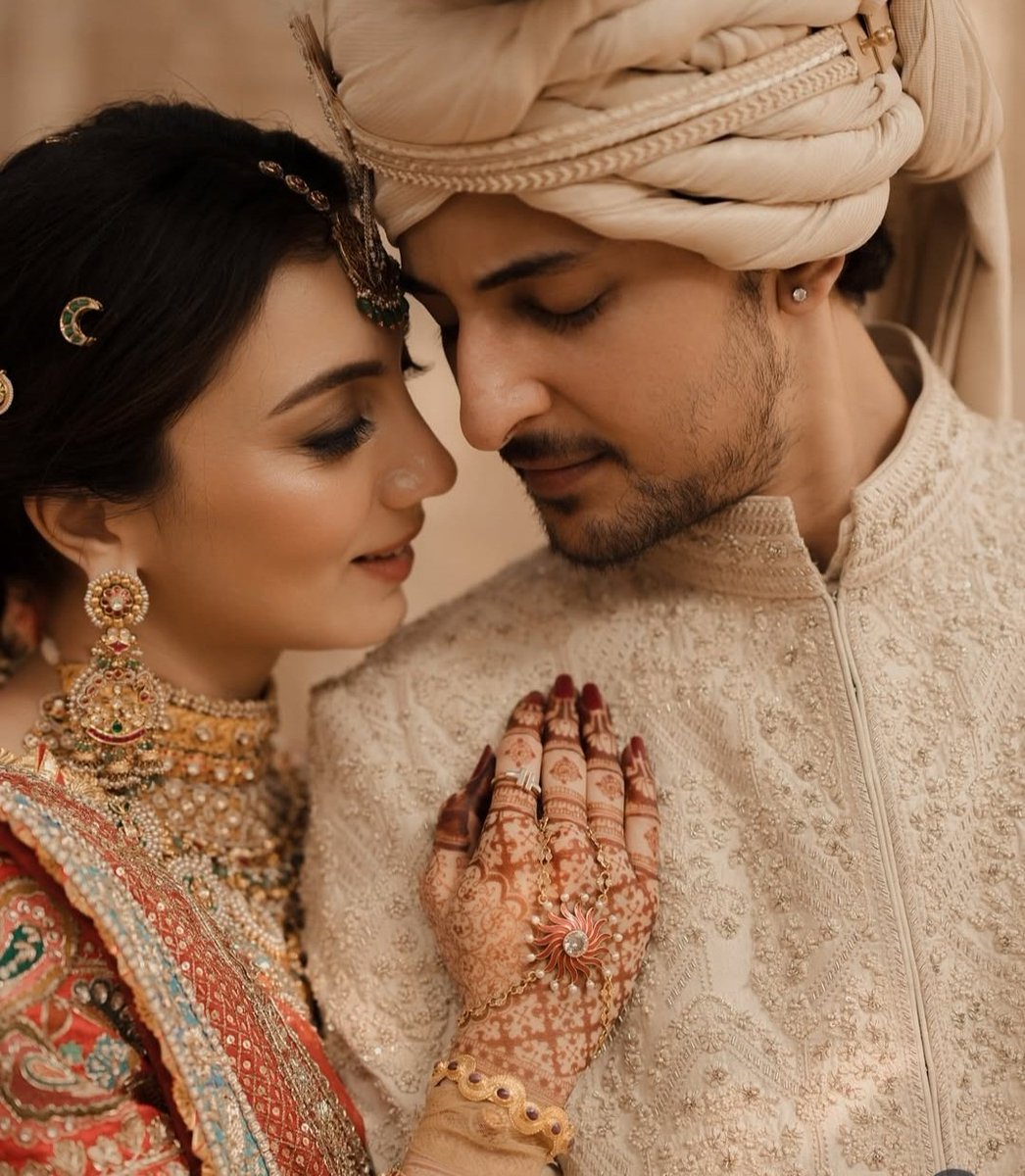 Muktesh2012's tweet photo. Congratulations both of you 💙💫, blue family always with you 💙.#darshanraval #dharal #DharalDarshankiDastan #wedding https://t.co/oG78S8Juvl
