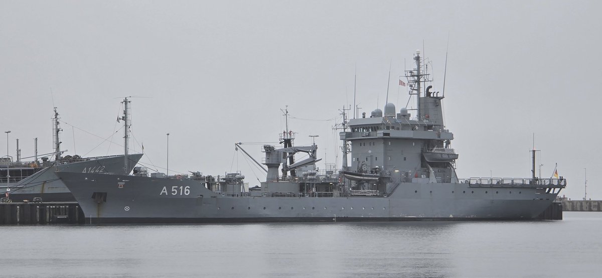 DarthFreder's tweet photo. 🇩🇪Kiel. #Naval base. The new German Navy #corvette #Braunschweig type #K130 Bauch 2 #F266 "#Emden" alongside for weekend.
New dakkadakka on foredeck.
#NVL #TKMS #GNY https://t.co/VXwnii3tsW