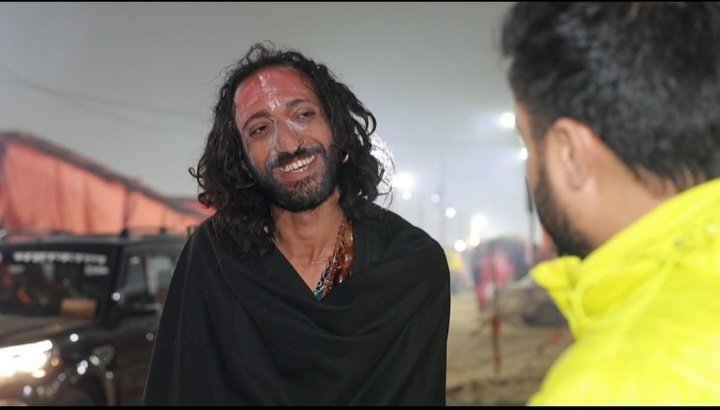 सारे मठाधीश धरे रह गए…
एक मलंग आया और महफ़िल लूट गया!