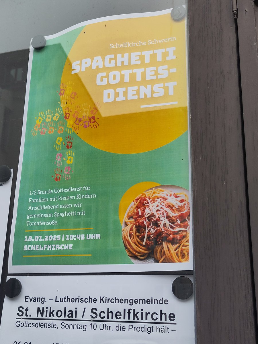 Das ist »kulturelle Aneignung« des Spaghettimonsters und des Pastafaritums durch die evangelische Kirche. Und sogar noch mit Soße. »Damit sind eindeutig die »Grenzen des respektvollen Miteinanders überschritten«! Weitere Informationen: kirchentag.de/service/aktuel…