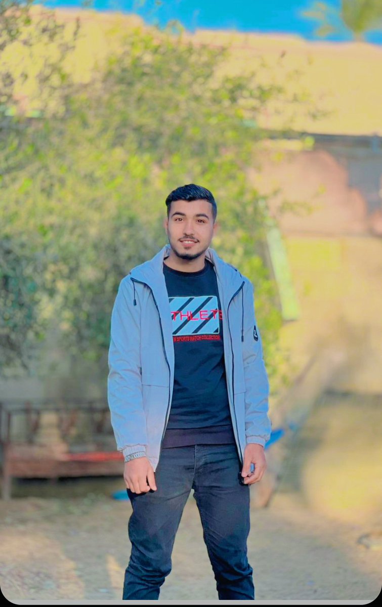 Hi guys

I'm alive

I'm tired and sick.

My account follower count is very very low

My account is still restricted and not everyone can see my tweets 🙏🍉

Please follow me, quote, retweet and comment 😔💔gofundme.com/f/help-mazen-a…