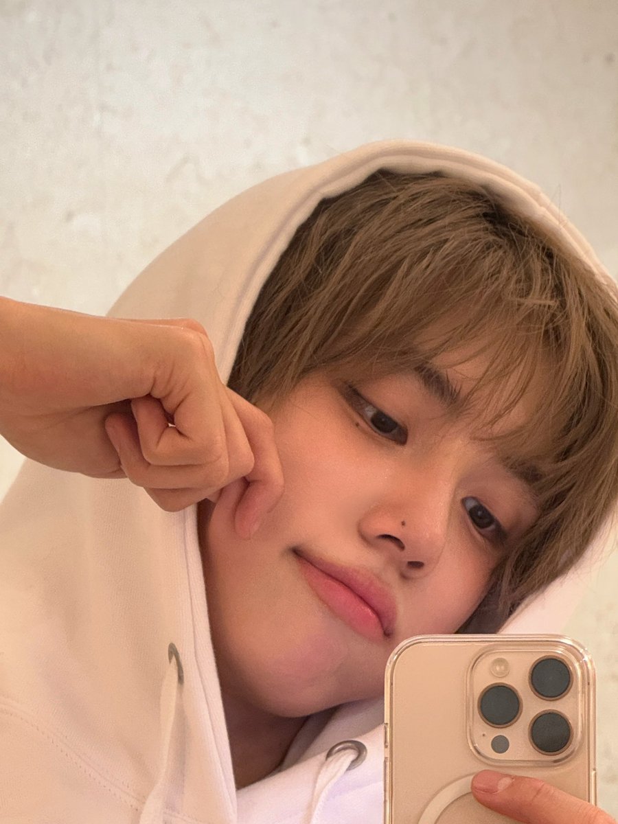 CRAVITY_twt's tweet photo. 꼬집덩
#성민 https://t.co/nePM84UU1y