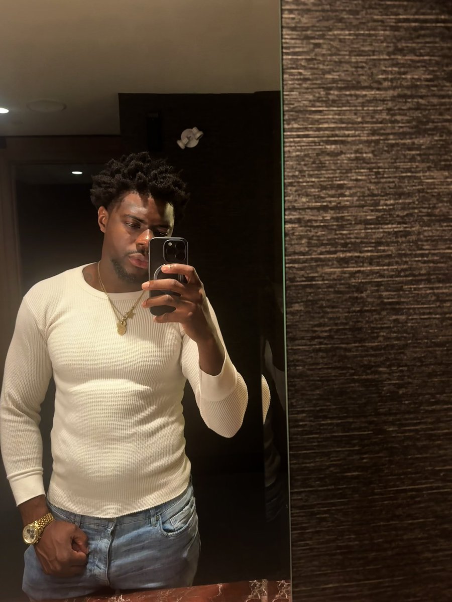 Ke_SelfMade's tweet photo. 6ix shit. https://t.co/jeQKLm5Fgj