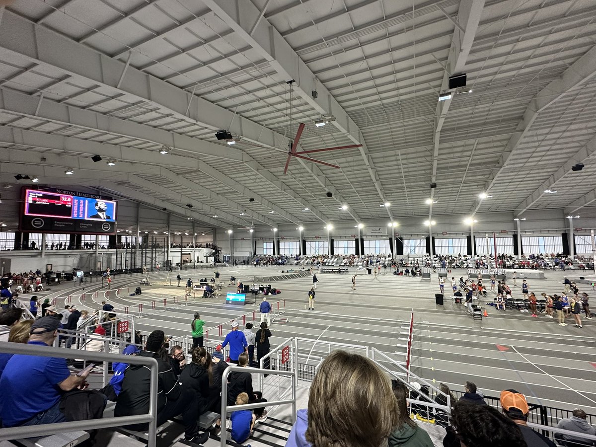 Events are rolling here at the MLK Indoor in Louisville KY! About 45 mins away from our first events today  (girls/boys 1600m). <a href="/BGHSTrackNation/">Bowling Green T&F</a>