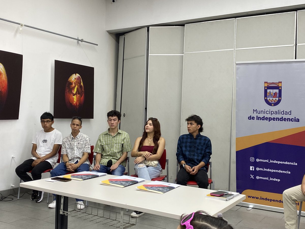 🇨🇱En la actividad de reconocimento a jóvenes migrantes que fueron Puntaje Nacional en las PAES. Esto es parte del aporte de la migración en los países de acogida! Felicitaciones 👏🏻👏🏻 <a href="/Muni_Indep/">Municipalidad de Independencia</a>