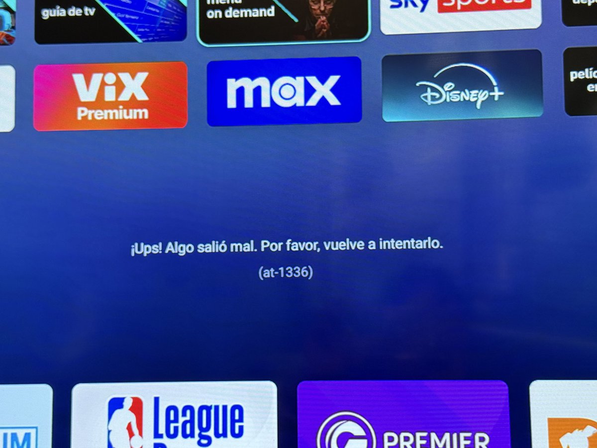 Ile70's tweet photo. @ayudaizzi desde ayer en el mosaico general de las apps aparece esto, y no puedo acceder a universal ni Apple TV https://t.co/7keSAcKVMb