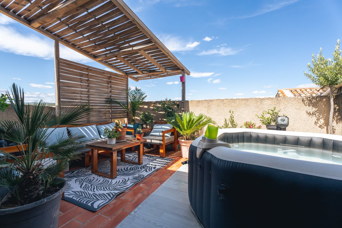 gregosbenoit34's tweet photo. Hello à tous !
On vous présente notre studio d'hôte situé à caux, région Hérault. Proche des plages naturistes du Cap d'Agde, Sérignan...
Notre studio se trouve au dernier étage de notre maison, une ancienne chapelle, il vous est totalement privé. Naturiste bienvenue ! https://t.co/SoPHP4JlUu