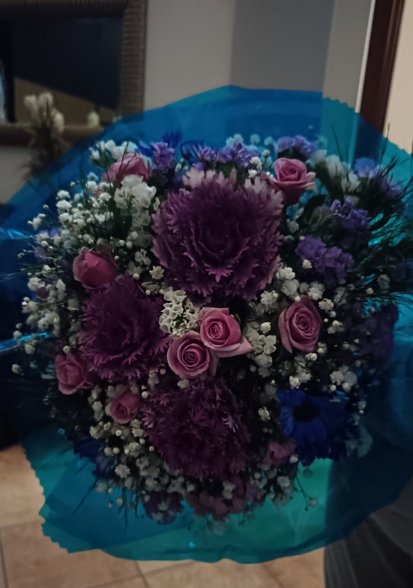 Nonostante la lontananza il bene che ci unisce è vero e speciale. Ringrazio ogni singolo giorno di avervi conosciuto e avervi nella mia vita reale. Oggi mi avete commossa, vi voglio un mondo di bene❤️ Grazie per tutto ❤️❤️❤️ <a href="/Lsever13/">Lsever</a>  <a href="/Ana198309/">Ani la contabile disperata ♥️</a>