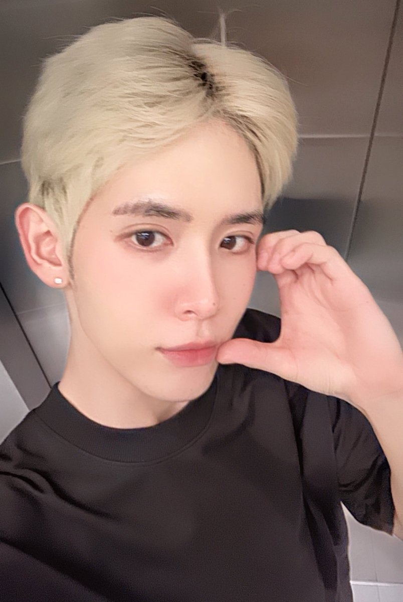 Jamessu_w's tweet photo. ขอบคุณประชากร 1.7 ล้านคนที่ซัพพอร์ตผมนะครับ Luv u 🤍
JAMESSU IG 1M700k
#1M700KJSYEAR https://t.co/vQCqdjZiF1