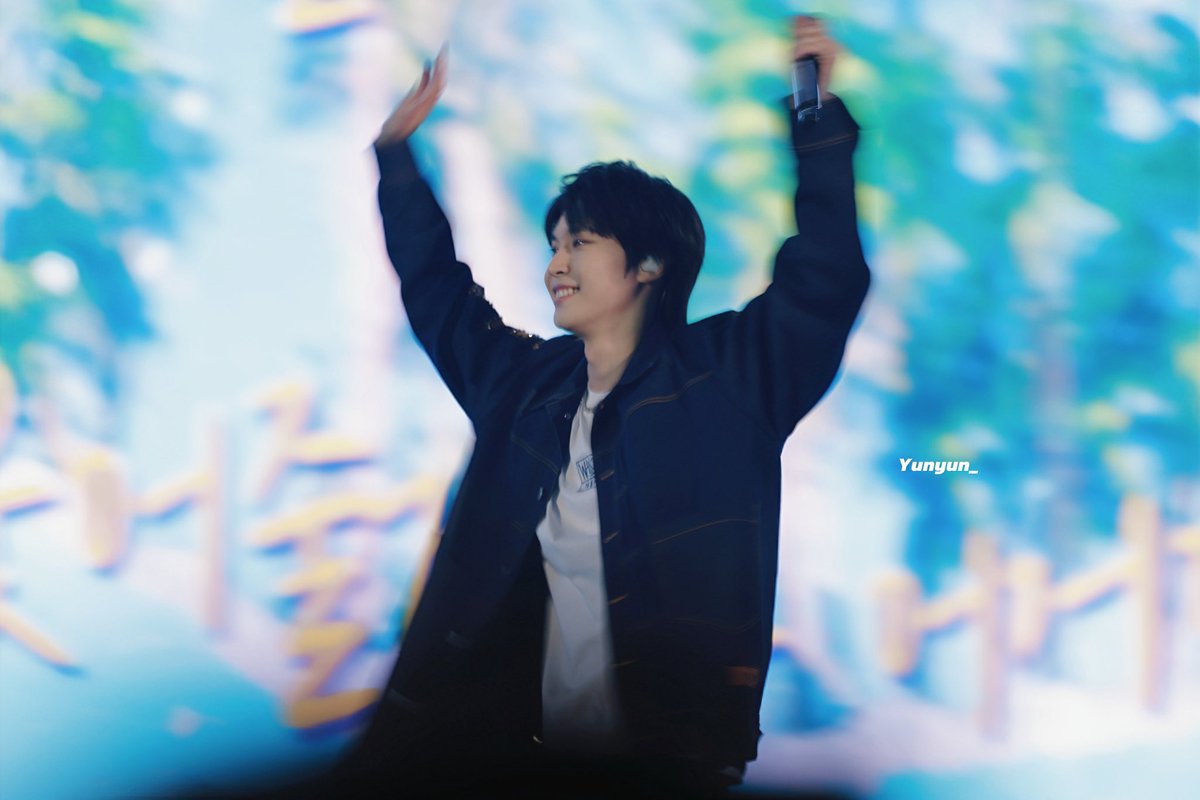 250118 
컬러 토끼🐰

#DOYOUNG #doyoung #도영 
#NCT도영 #ドヨン