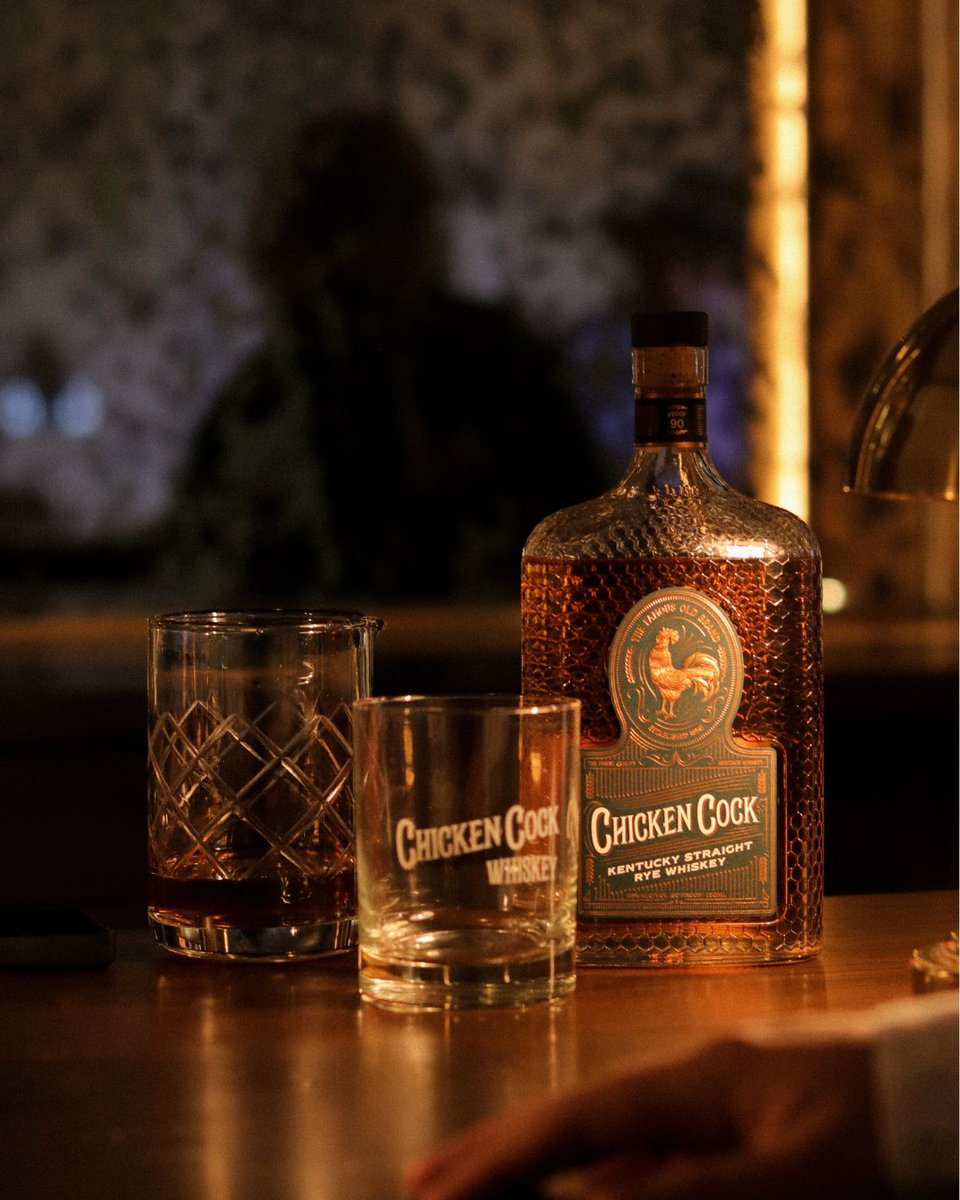 ChickenCockWsky's tweet photo. Rye January > Dry January.
For cocktails that pack a punch, Chicken Cock Kentucky Straight Rye is the secret. #ChickenCockWhiskey #RyeJanuary https://t.co/eTqzrYf8ZK