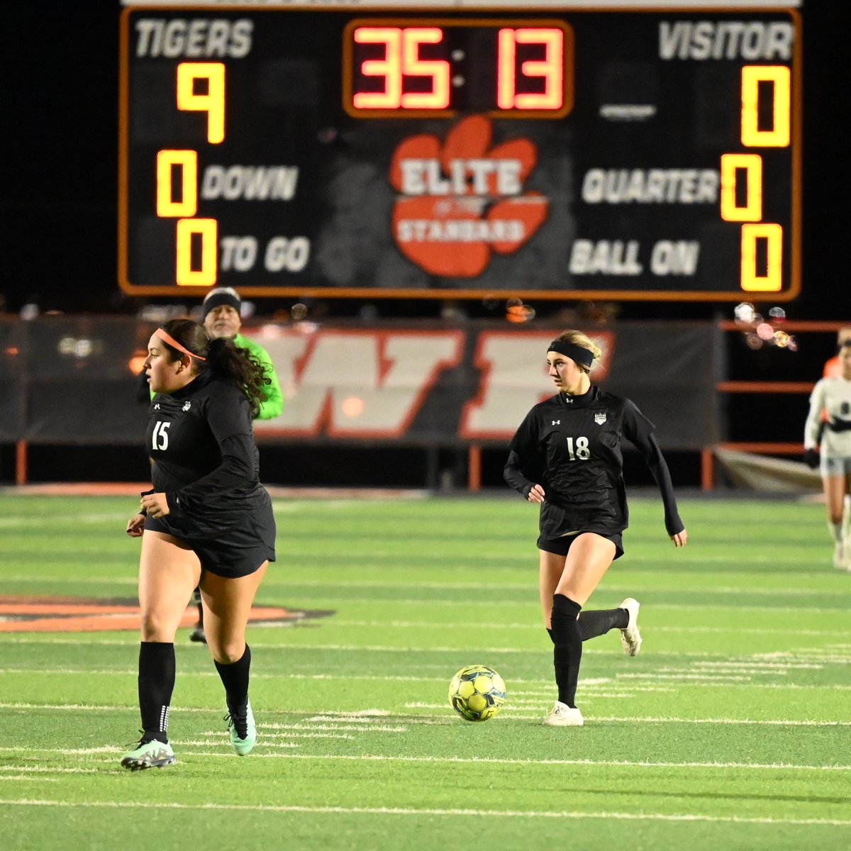 EPHS Girls Soccer (@ephs_gsoccer) on Twitter photo Friday night lights at the Lady on the Hill. 🐅
El Paso 12
Horizon 0
⚽️⚽️⚽️⚽️ 🅰️ <a href="/kyliealvarez07/">Kylie Alvarez 🇺🇸 🇲🇽</a>
⚽️⚽️⚽️🅰️🅰️ <a href="/Ashleesoccer_25/">Jennifer Ashlee Rosales</a>
⚽️⚽️ <a href="/isaprieto_10/">Isabela Prieto</a>
⚽️🅰️🅰️ <a href="/kailani22l1356/">kailani22lg</a>
⚽️🅰️ Angeles Dominguez
⚽️ Maya Ramos
🅰️🅰️ Lila Aldrete
🅰️ <a href="/KatiannaW13/">Katianna</a>
🅰️ Claire Hurtado
🅰️ <a href="/alyssazubia07/">Alyssa Zubia</a> Friday night lights at the Lady on the Hill. 🐅
El Paso 12
Horizon 0
⚽️⚽️⚽️⚽️ 🅰️ <a href="/kyliealvarez07/">Kylie Alvarez 🇺🇸 🇲🇽</a>
⚽️⚽️⚽️🅰️🅰️ <a href="/Ashleesoccer_25/">Jennifer Ashlee Rosales</a>
⚽️⚽️ <a href="/isaprieto_10/">Isabela Prieto</a>
⚽️🅰️🅰️ <a href="/kailani22l1356/">kailani22lg</a>
⚽️🅰️ Angeles Dominguez
⚽️ Maya Ramos
🅰️🅰️ Lila Aldrete
🅰️ <a href="/KatiannaW13/">Katianna</a>
🅰️ Claire Hurtado
🅰️ <a href="/alyssazubia07/">Alyssa Zubia</a>