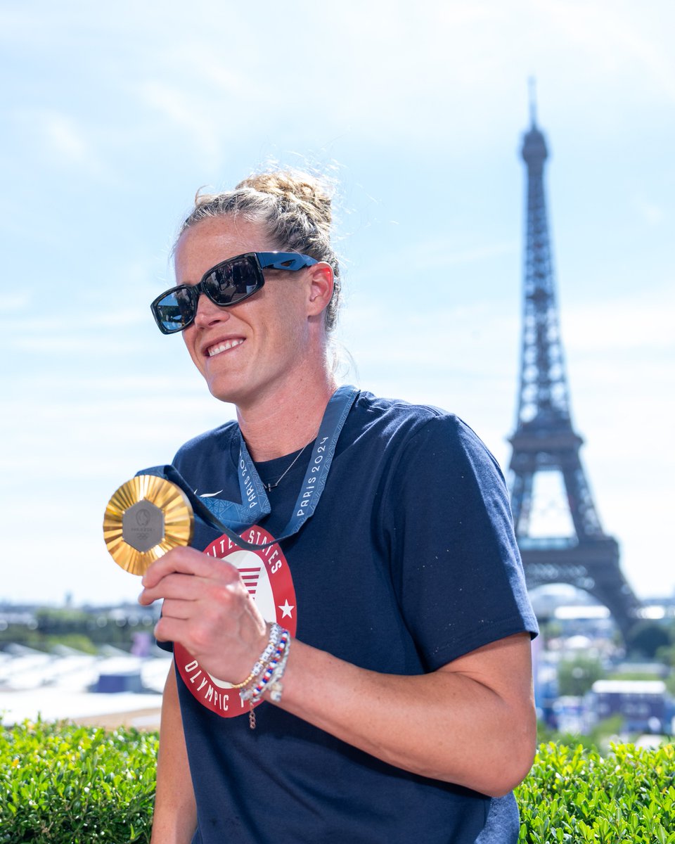 WGolazo's tweet photo. 🥇 2024 Olympic Gold Medalist
🏆 2024 @concacafw Gold Cup Champion
🏅 2024 SheBelieves Cup Champ
🧤 2024 The Best @FIFA Women's Goalkeeper
...and your 2024 @ussoccer Female Player of the Year 👏

ALYSSA NAEHER ✨