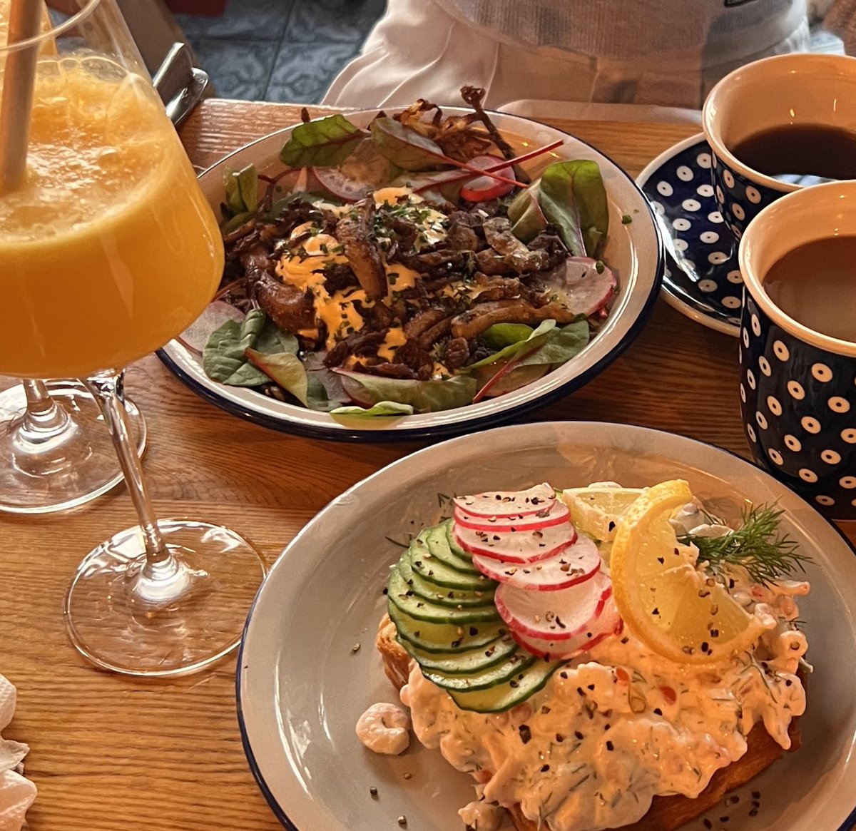 Girls brunch &amp; yap sesh w/ <a href="/Frocrates/">Frocrates</a>