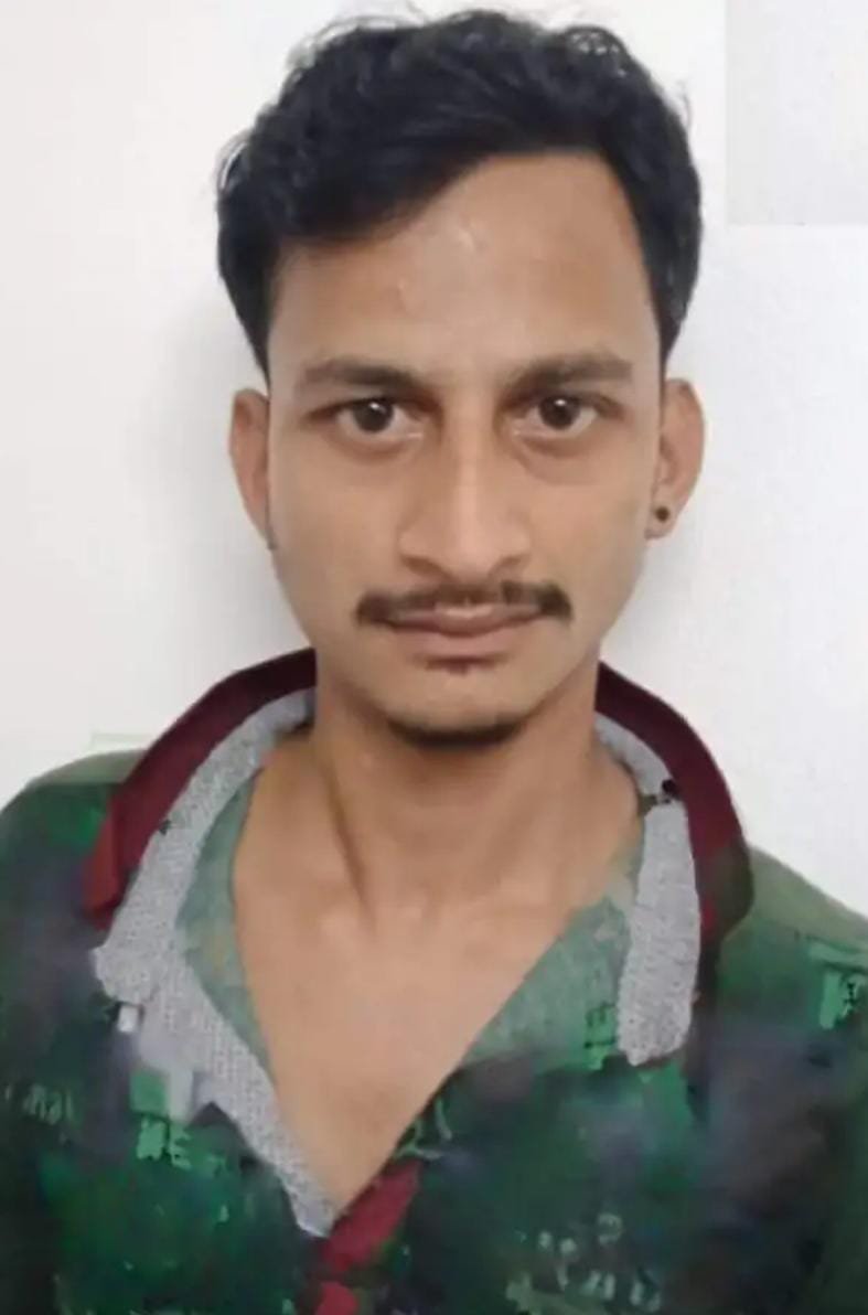 jsuryareddy's tweet image. Actor #Saif Ali Khan attack case: 

A suspect Akash Kanojia detained at #Durg railway station, Chhattisgarh in connection with #SaifAliKhan  knife attack case.

He was travelling to Bilaspur from Mumbai by Jnaneswari Express train, detained at Durg by RPF.

#SaifAliKhanAttacked