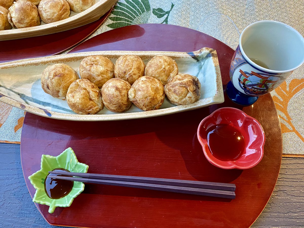 pisc_tea's tweet photo. 2024/01/18
堺･高須神社
たこ焼き通り北半丁
『たこ焼き』

お出汁が効いていてソース無しでも旨い。
冷めても旨い。
でも、熱々がいちばん旨い✨️
妥協無しで、本気で旨いたこ焼きを食べたいなら必食🔥

🚃南海本線(浜線)七道駅、南海高野線浅香山駅からもアクセスできます🚶‍♀️
#堺市堺区 
#大阪府 https://t.co/QtoyGCEBur