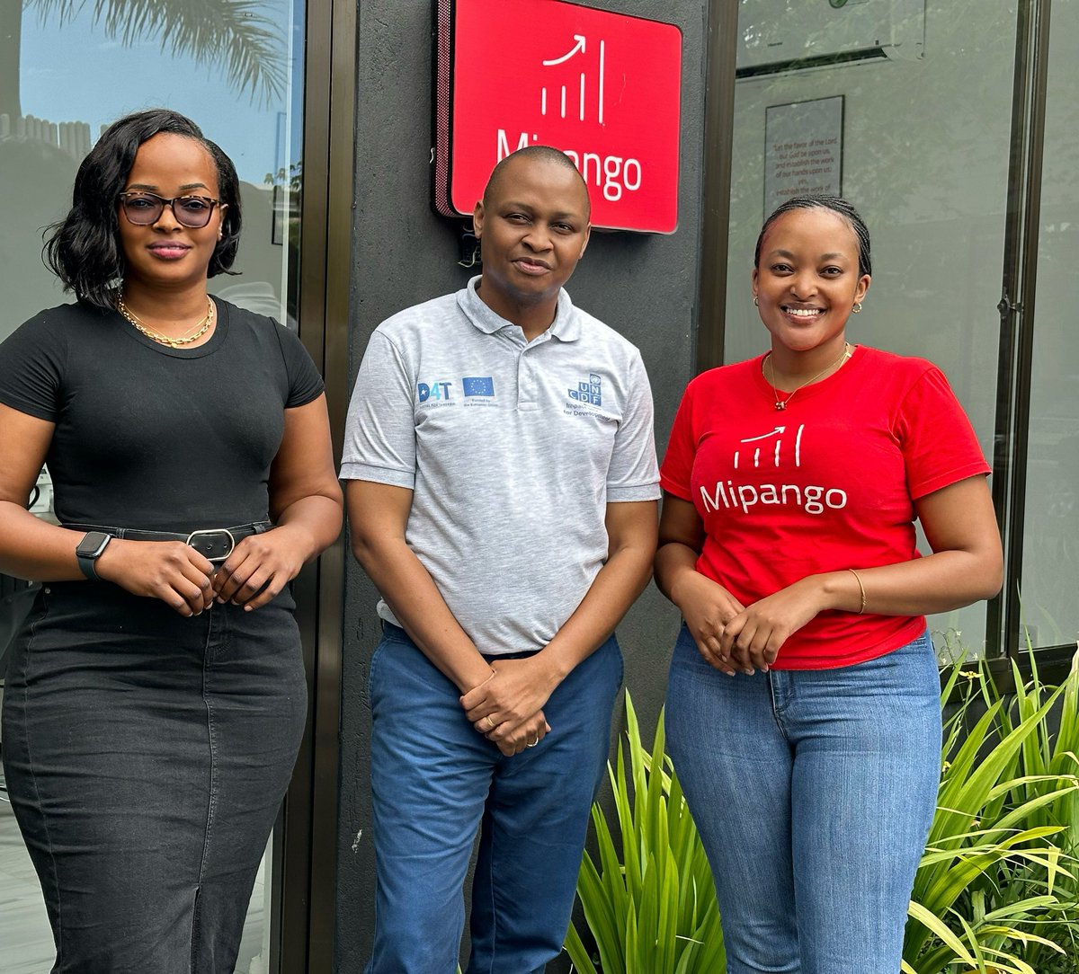 MipangoApp tweet media