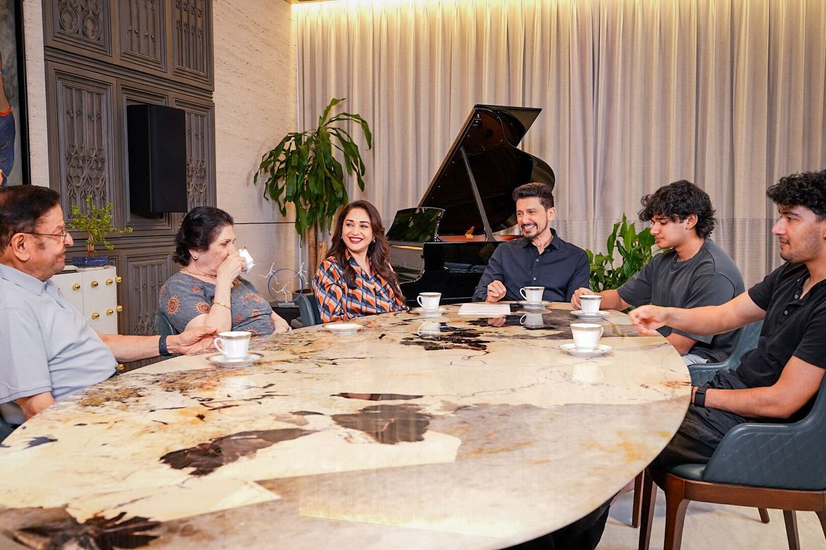 DoctorNene's tweet image. Recording with family is always a blast! ❤️
Video coming out soon on my YouTube channel, stay tuned.

#familytime #recordingwithfamily #blessed