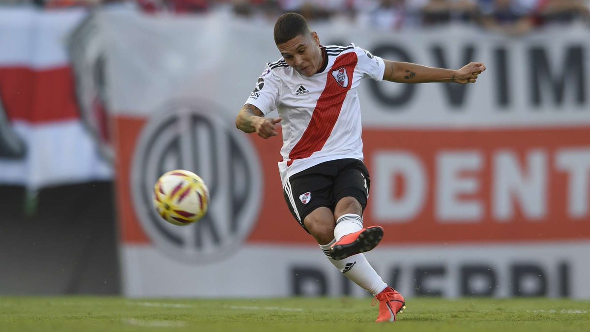 🎂 Hoy cumplen años el Muñeco, Piscu y Juanfer. 

Inexplicable que todavía no hayan declarado el 18 de enero como el DÍA NACIONAL DEL TIRO LIBRE. ⚽🎯