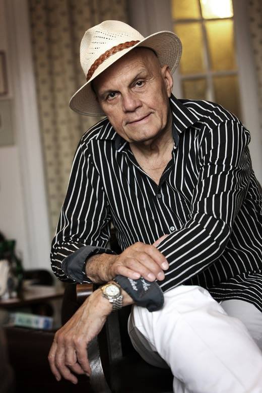 Herec Jan Přeučil, jehož otec dostal v procesu s Miladou Horákovou od komunistů doživotí.

Pár myšlenek, vzpomínek od tohoto herce.

Musíme si neustále připomínat dobu, která se nesmí nikdy vrátit!

🔹„Na to nemohu nikdy zapomenout. Komunisté navždy poznamenali naši rodinu. Můj