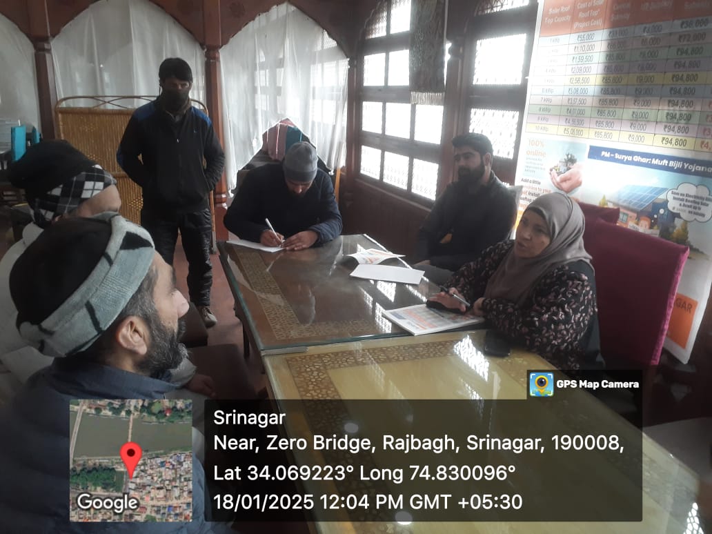 SdoRajbagh's tweet photo. PM Surya Ghar Muft Bijli Yojna awareness camp held at Zero Bridge Srinagar.
#GoSolar
@EDIIndRajbagh 
@GreaterKashmir https://t.co/UzSXRJrNfZ