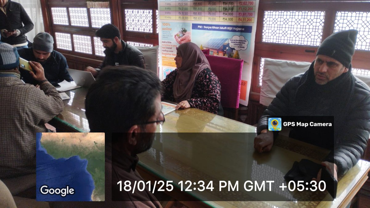 SdoRajbagh's tweet photo. PM Surya Ghar Muft Bijli Yojna awareness camp held at Zero Bridge Srinagar.
#GoSolar
@EDIIndRajbagh 
@GreaterKashmir https://t.co/UzSXRJrNfZ