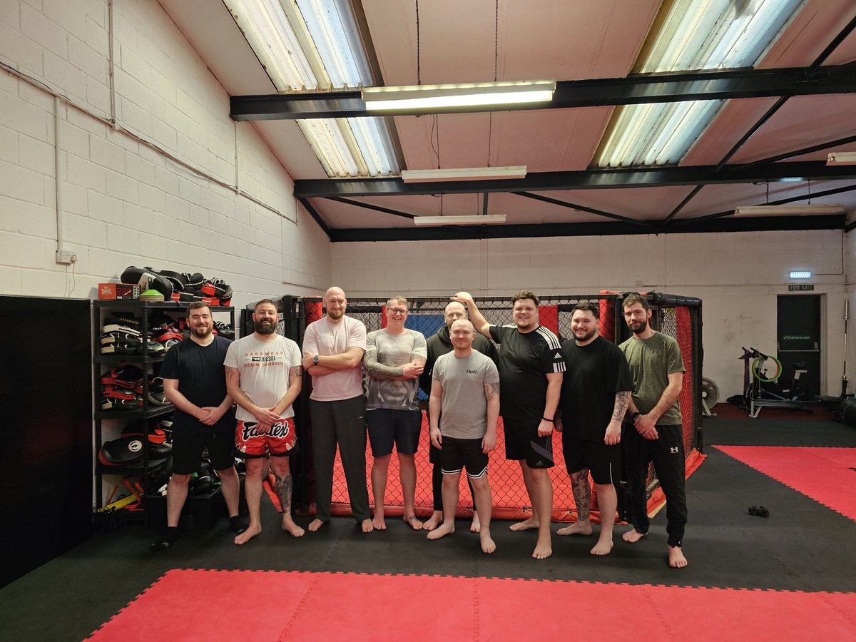 BarnsleyRT's tweet photo. Great event today at https://t.co/vah9eqihXe. Amazing way to start the new year with a workout, and striking coaching. Thank you to Jamie Clarke  for putting us through our paces. Would definitely recommend going down and giving it a try! You can find them here; https://t.co/yTshaTQ5AN